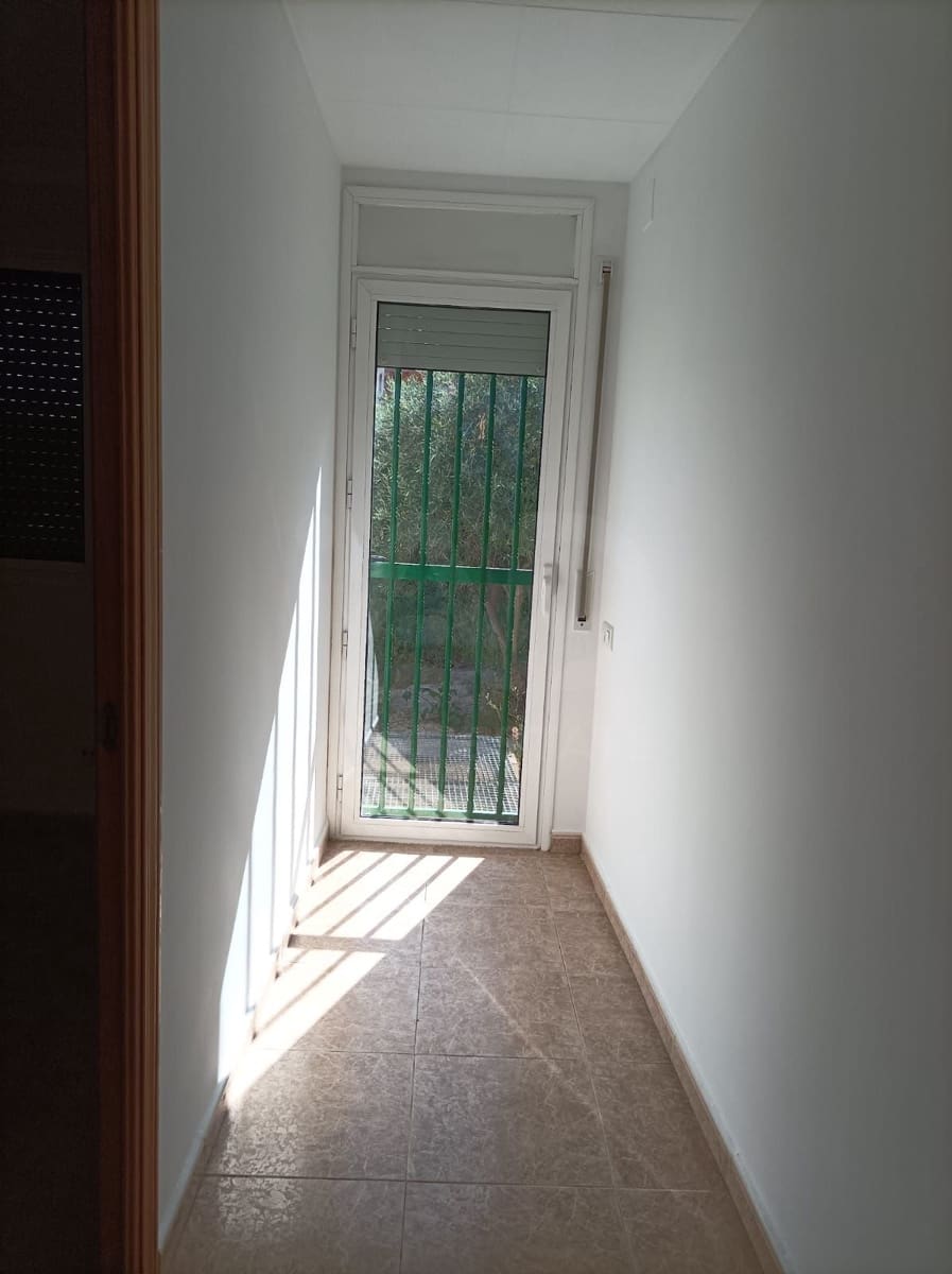 Erhverv til salg i Tarragona by - € 200.000 (Ref: 9991116)