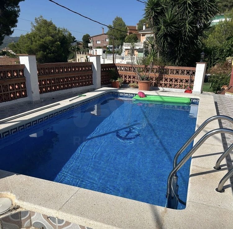 3 sovrum Hus till salu i La Bisbal del Penedes med pool garage - 199 000 € (Ref: 9991119)