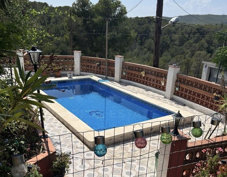 3 sovrum Hus till salu i La Bisbal del Penedes med pool garage - 199 000 € (Ref: 9991119)