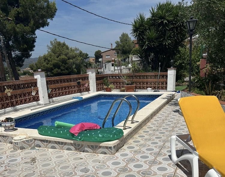 3 sovrum Hus till salu i La Bisbal del Penedes med pool garage - 199 000 € (Ref: 9991119)