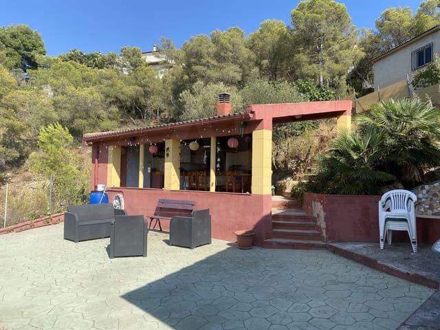 3 bedroom Townhouse for sale in La Bisbal del Penedès with pool garage - € 199,000 (Ref: 9991119)