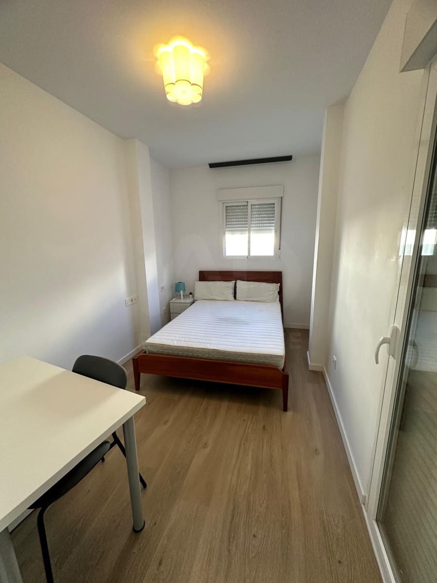 3 soveværelse Lejlighed til salg i Alicante by - € 350.000 (Ref: 9991120)