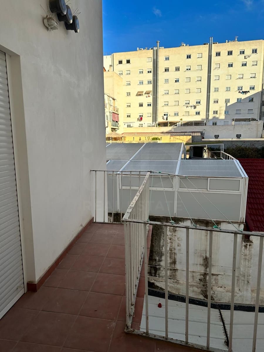3 soveværelse Lejlighed til salg i Alicante by - € 350.000 (Ref: 9991120)