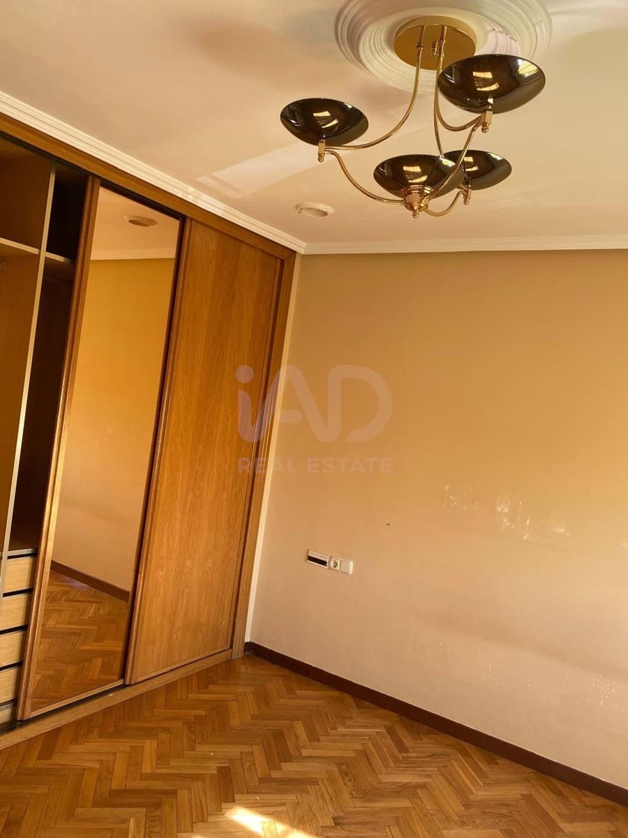 4 chambre Villa/Maison à vendre à Valladolid ville avec garage - 312 000 € (Ref: 9991121)