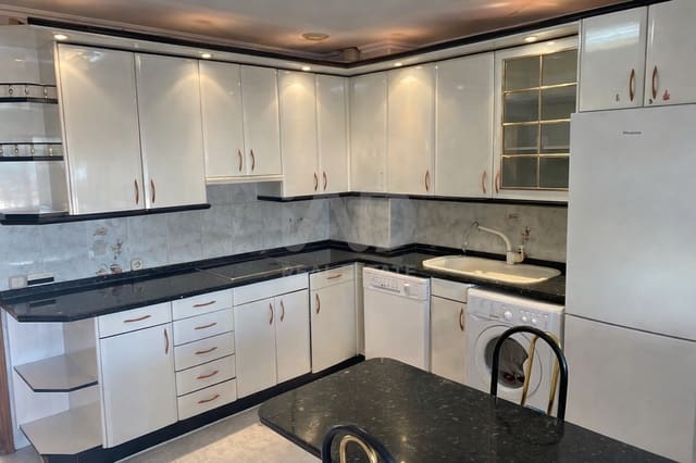 4 sovrum Villa till salu i Valladolid stad med garage - 312 000 € (Ref: 9991121)
