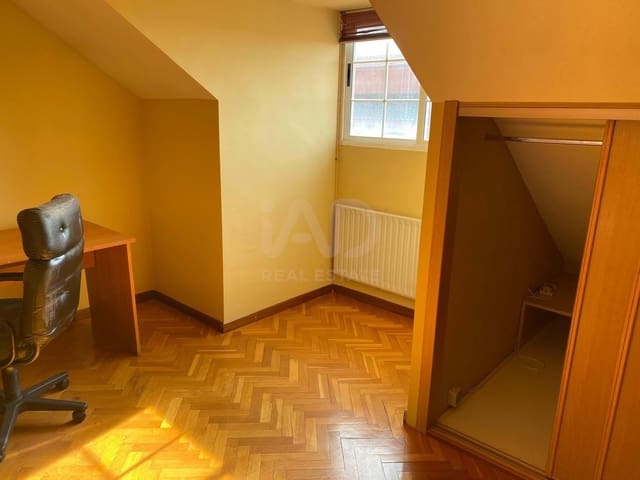 4 sovrum Villa till salu i Valladolid stad med garage - 312 000 € (Ref: 9991121)