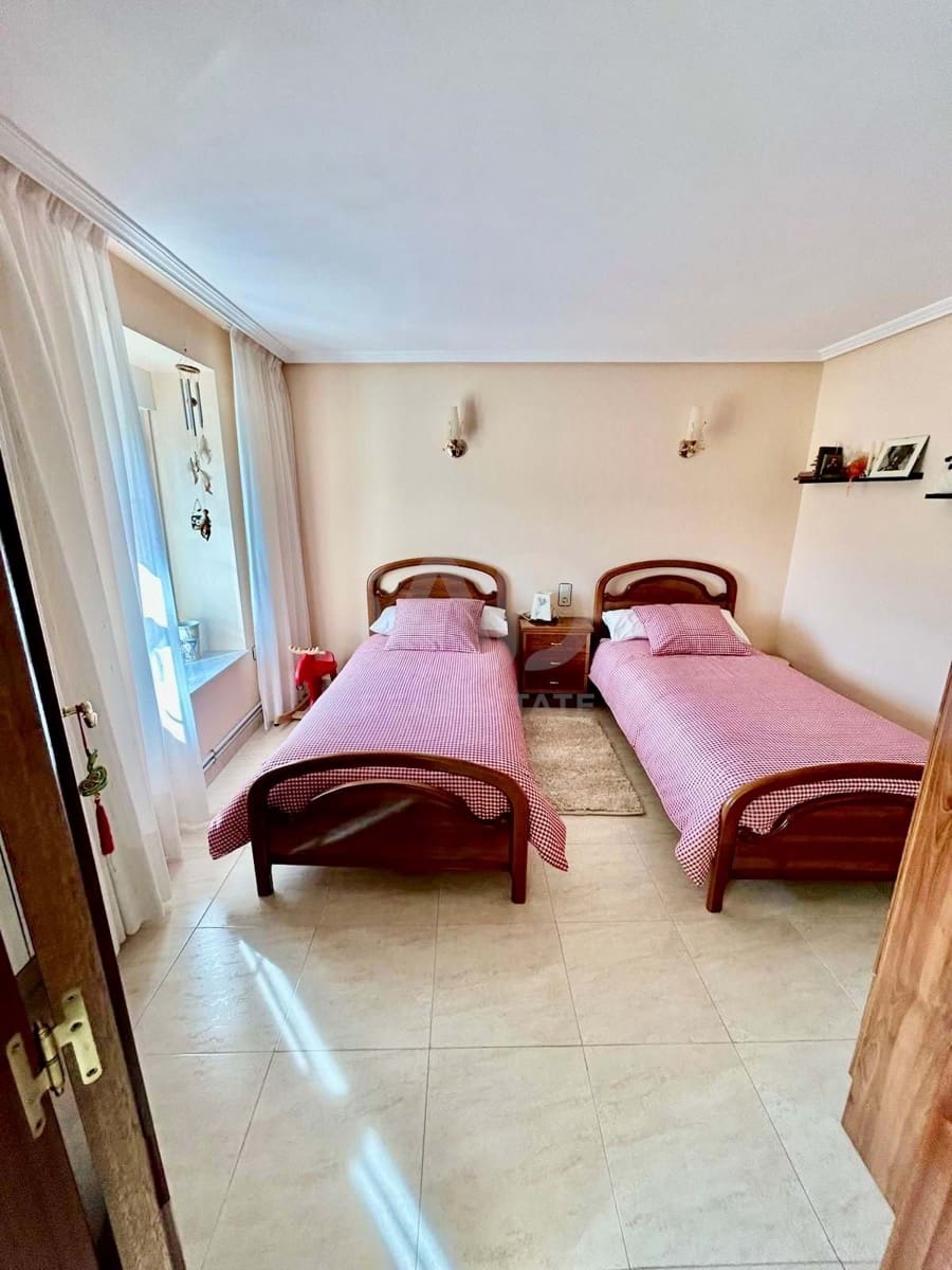 3 slaapkamer Huis te koop in Zamora stad met garage - € 120.000 (Ref: 9991123)