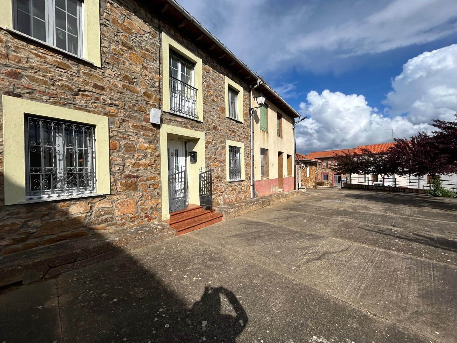 3 slaapkamer Huis te koop in Zamora stad met garage - € 120.000 (Ref: 9991123)