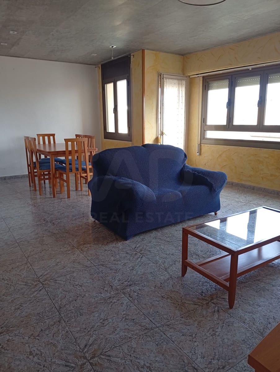 4 soverom Leilighet til salgs i Tarragona by - € 99 000 (Ref: 9991126)
