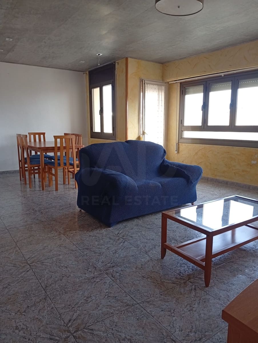 4 soverom Leilighet til salgs i Tarragona by - € 99 000 (Ref: 9991126)