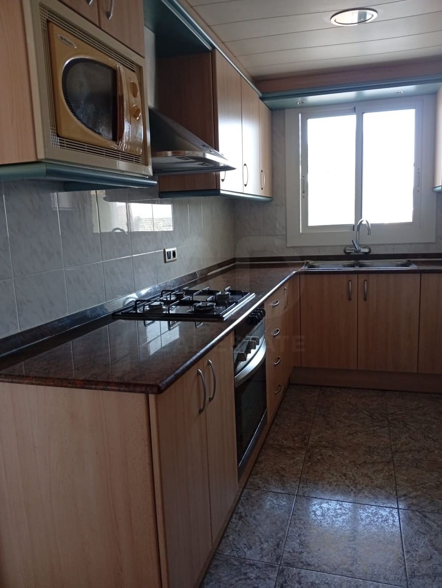 4 soverom Leilighet til salgs i Tarragona by - € 99 000 (Ref: 9991126)