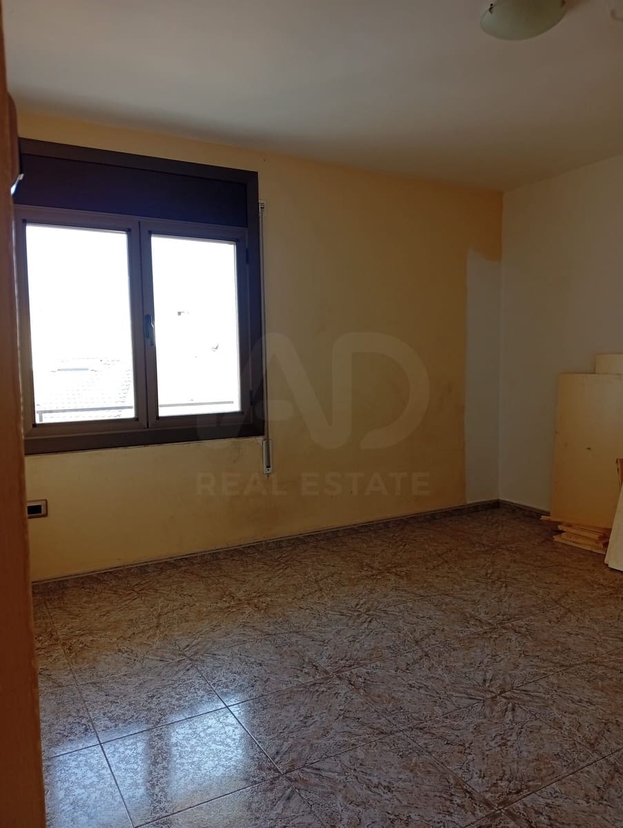 4 soverom Leilighet til salgs i Tarragona by - € 99 000 (Ref: 9991126)