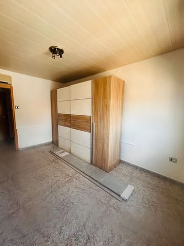 4 sovrum Lägenhet till salu i Móra d'Ebre - 99 000 € (Ref: 9991126)