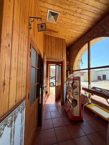 Erhverv til salg i Valladolid by - € 390.000 (Ref: 9991128)