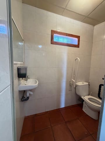 Erhverv til salg i Valladolid by - € 390.000 (Ref: 9991128)