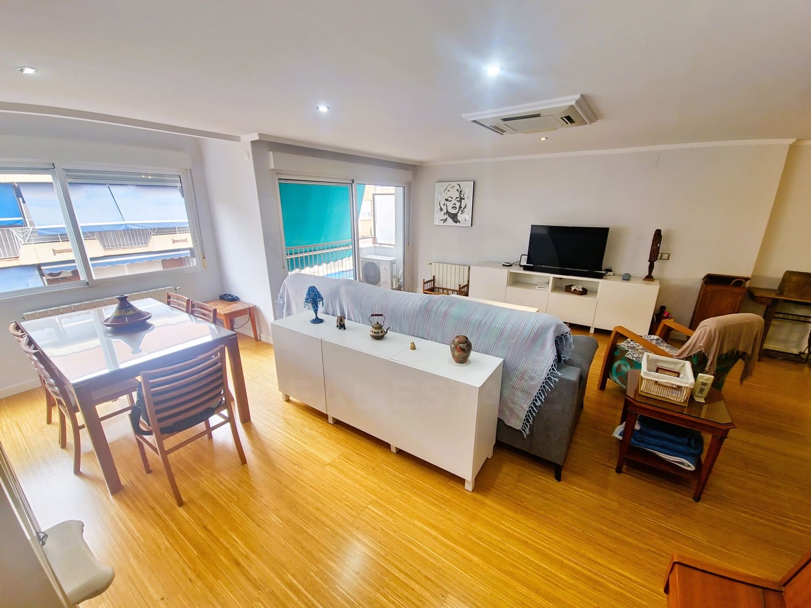 Apartamento de 3 habitaciones en Alicante / Alacant ciudad en venta - 390.000 € (Ref: 9991129)