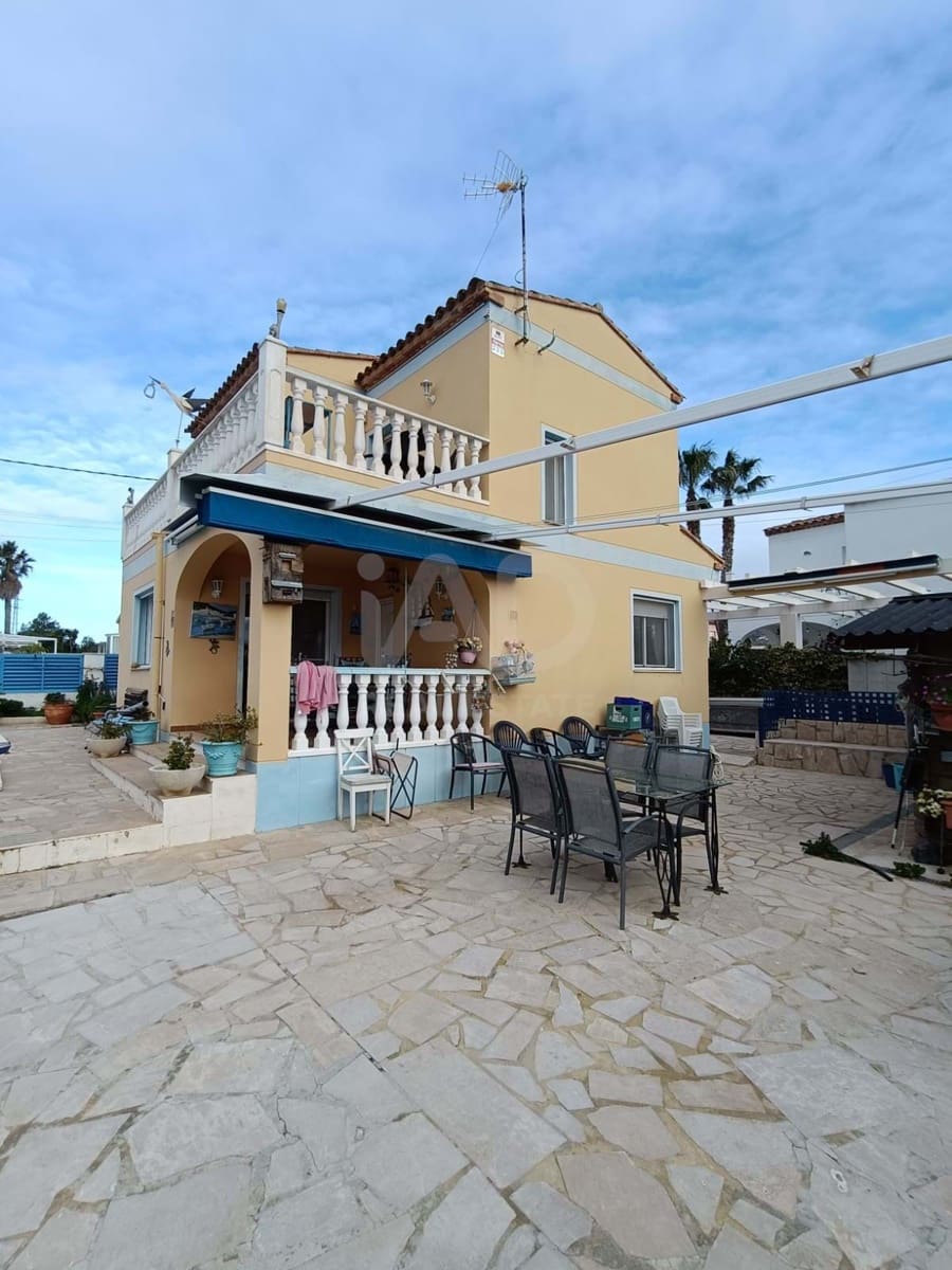 Casa de 3 habitaciones en L'Ametlla de Mar en venta con piscina - 299.000 € (Ref: 9991131)