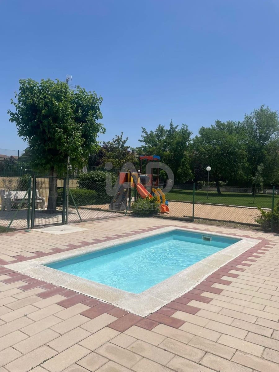 4 chambre Villa/Maison à vendre à Valladolid ville avec garage - 437 000 € (Ref: 9991136)