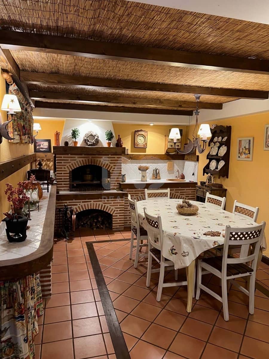4 chambre Villa/Maison à vendre à Valladolid ville avec garage - 437 000 € (Ref: 9991136)