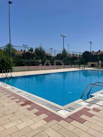 4 sovrum Villa till salu i Valladolid stad med garage - 437 000 € (Ref: 9991136)