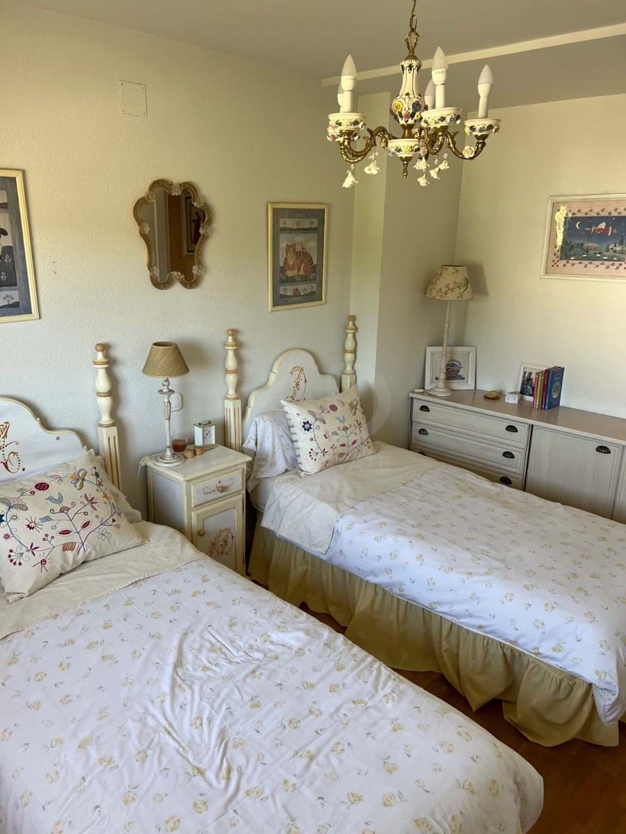 4 chambre Villa/Maison à vendre à Valladolid ville avec garage - 437 000 € (Ref: 9991136)