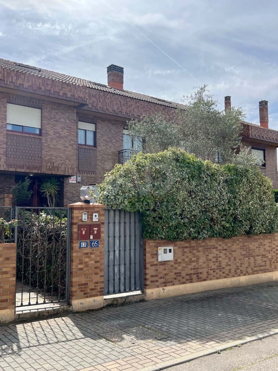 4 chambre Villa/Maison à vendre à Valladolid ville avec garage - 437 000 € (Ref: 9991136)