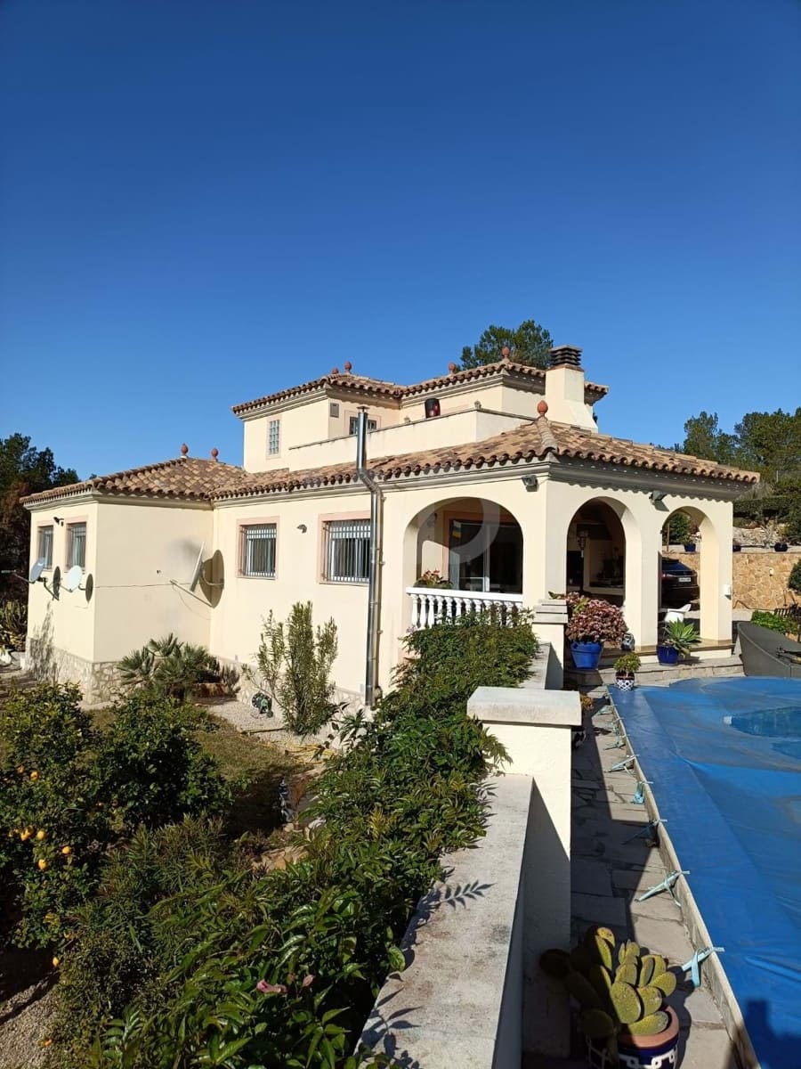 4 makuuhuone Huvila myytävänä paikassa Sant Jordi d'Alfama mukana uima-altaan - 495 000 € (Ref: 9991137)