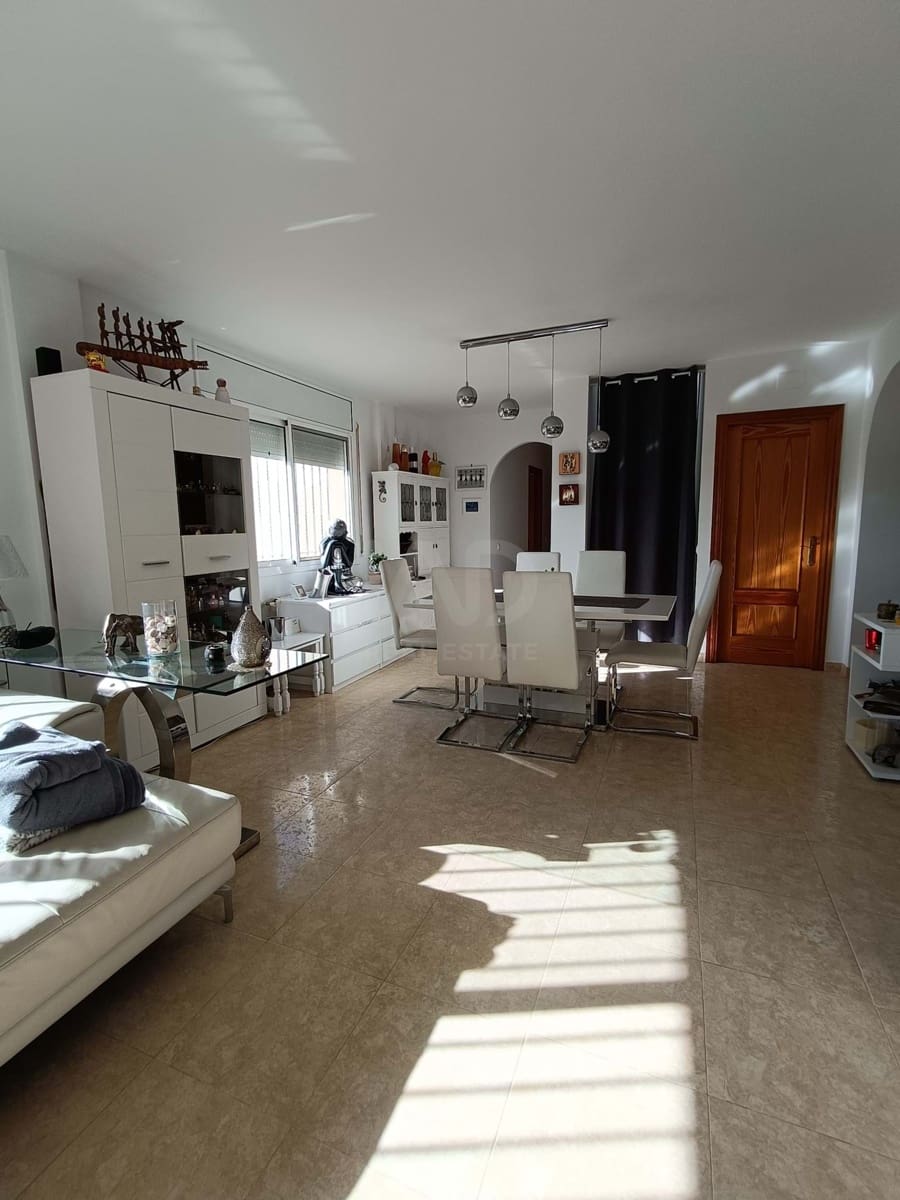 4 makuuhuone Huvila myytävänä paikassa Sant Jordi d'Alfama mukana uima-altaan - 495 000 € (Ref: 9991137)