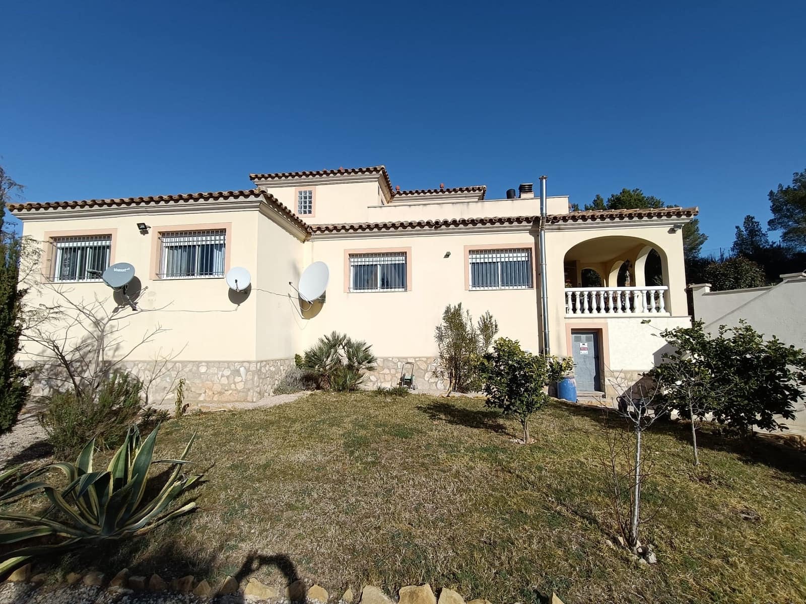 4 makuuhuone Huvila myytävänä paikassa Sant Jordi d'Alfama mukana uima-altaan - 495 000 € (Ref: 9991137)