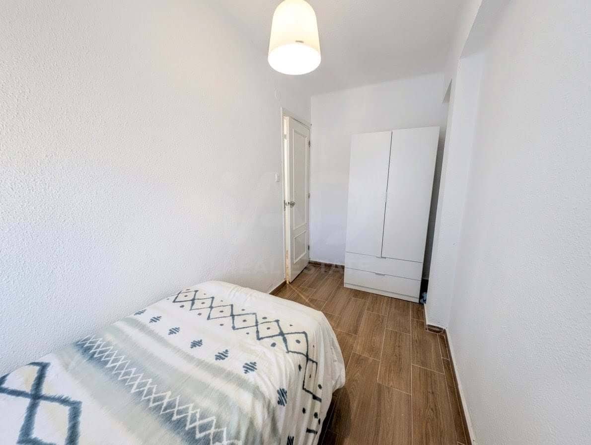 Apartamento de 4 habitaciones en Tarragona ciudad en venta - 125.500 € (Ref: 9991139)