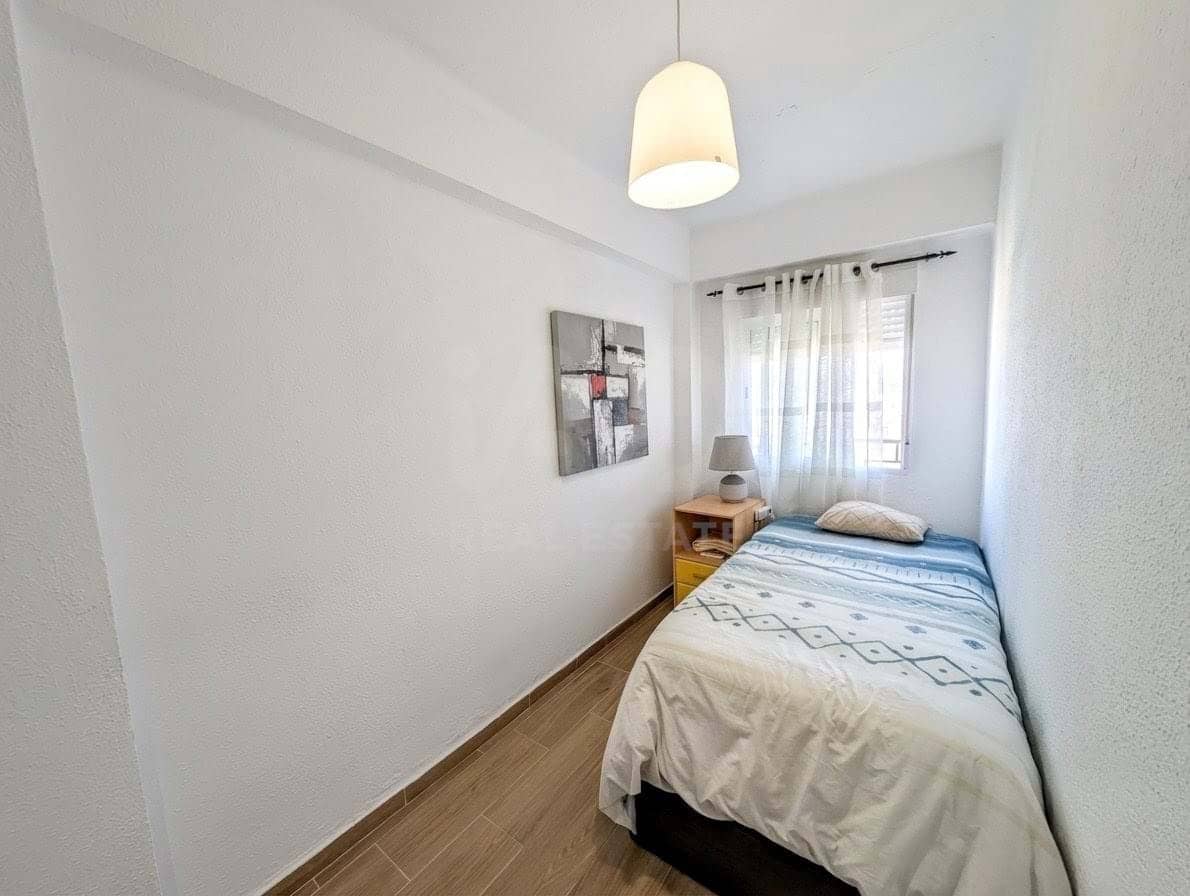Apartamento de 4 habitaciones en Tarragona ciudad en venta - 125.500 € (Ref: 9991139)