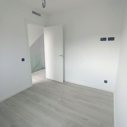 Adosado de 3 habitaciones en Tarragona ciudad en venta con piscina garaje - 525.000 € (Ref: 9991145)