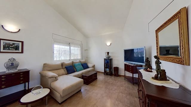 5 soverom Villa til salgs i Roda de Barà med garasje - € 460 000 (Ref: 9991147)