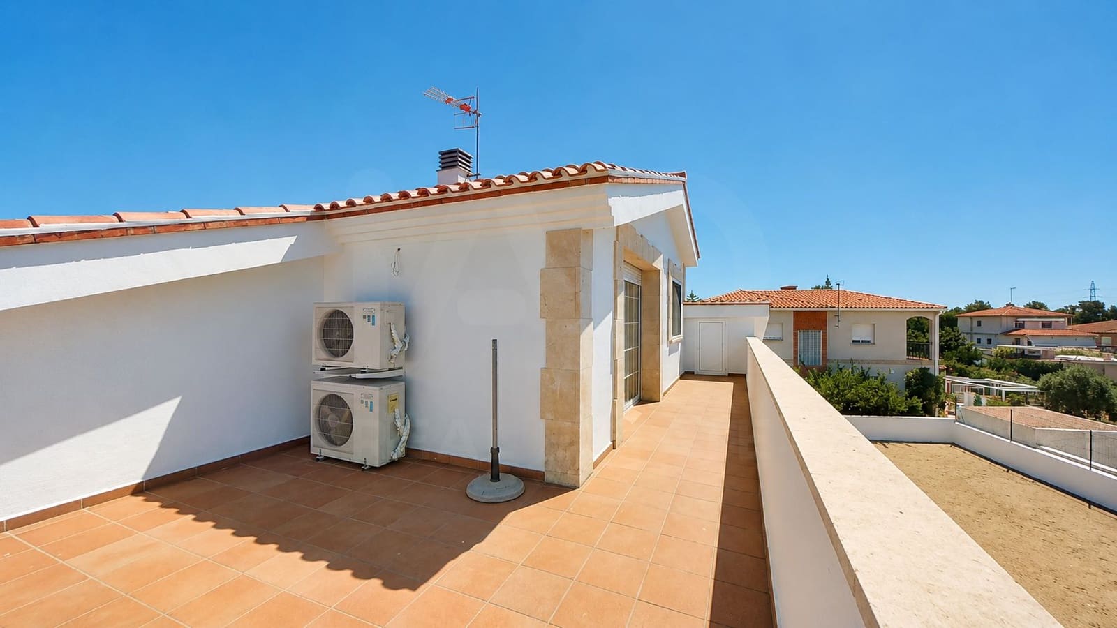 5 soverom Villa til salgs i Roda de Bara med garasje - € 460 000 (Ref: 9991147)