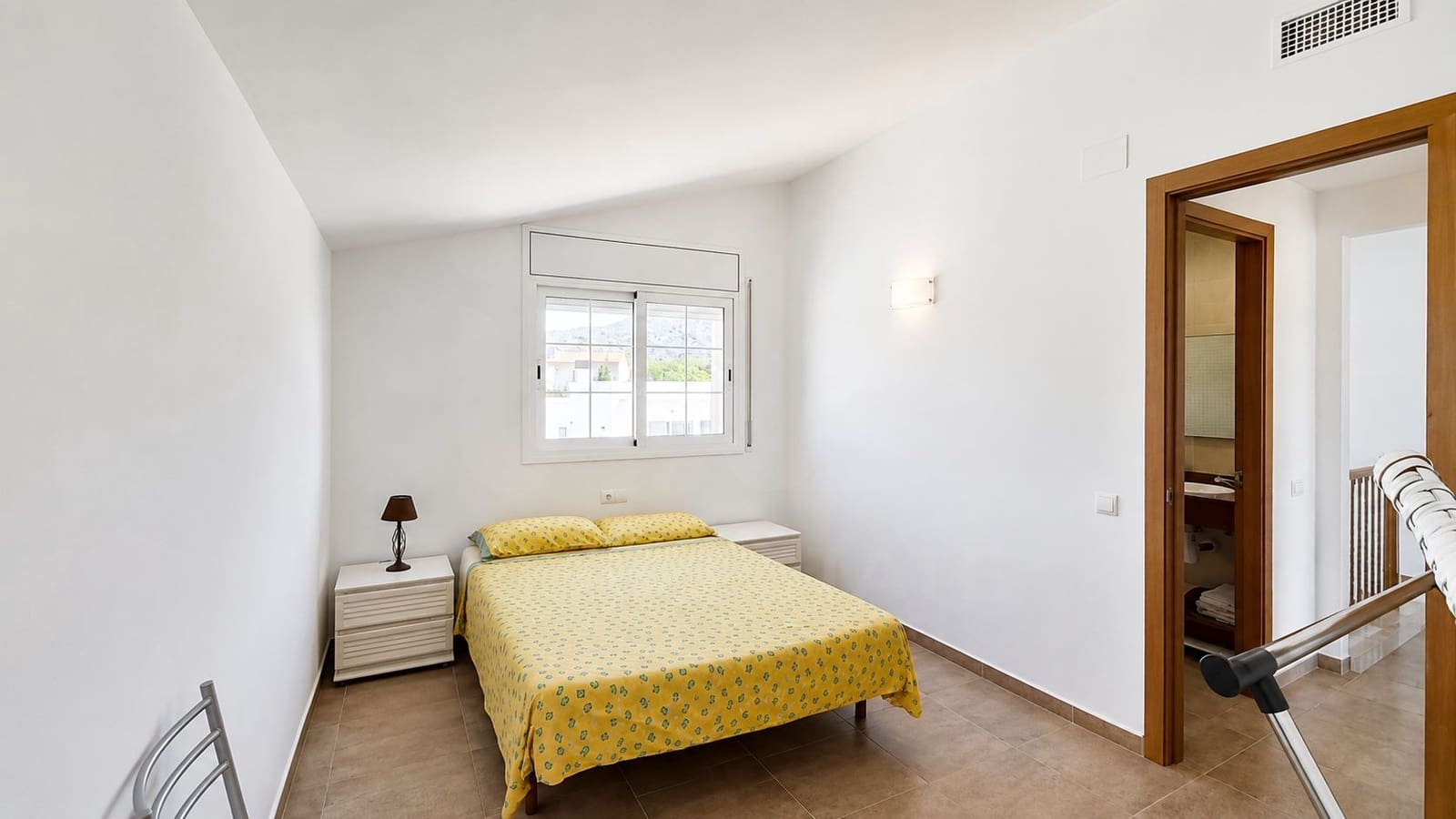 5 soverom Villa til salgs i Roda de Bara med garasje - € 460 000 (Ref: 9991147)
