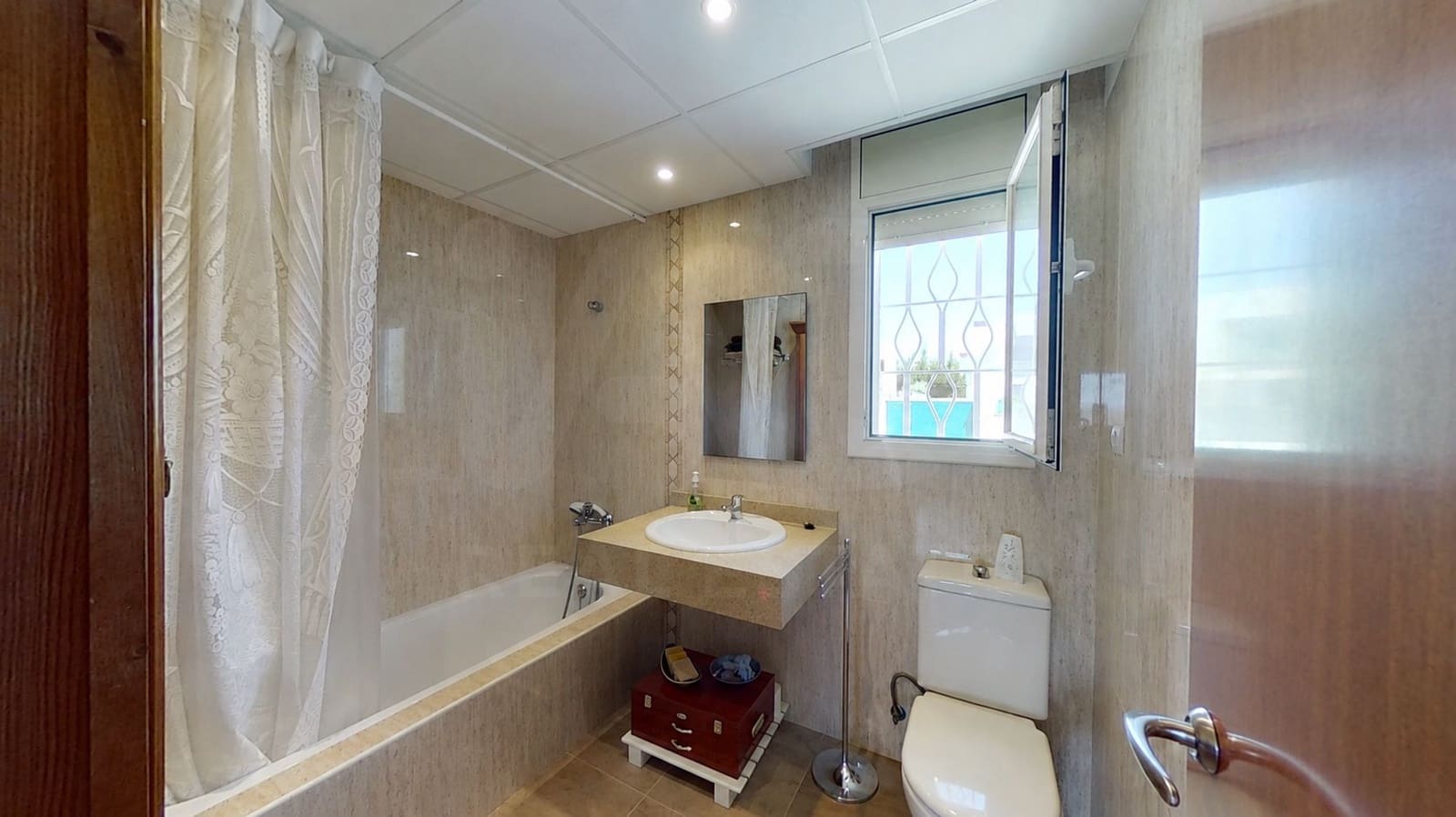 5 soverom Villa til salgs i Roda de Bara med garasje - € 460 000 (Ref: 9991147)