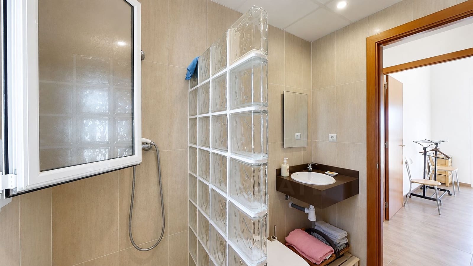 5 soverom Villa til salgs i Roda de Bara med garasje - € 460 000 (Ref: 9991147)