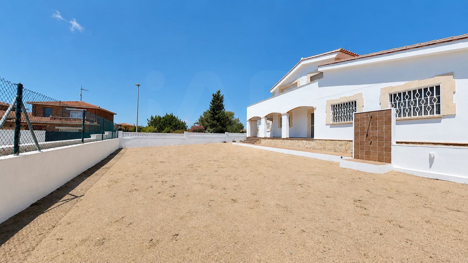 5 soverom Villa til salgs i Roda de Bara med garasje - € 460 000 (Ref: 9991147)