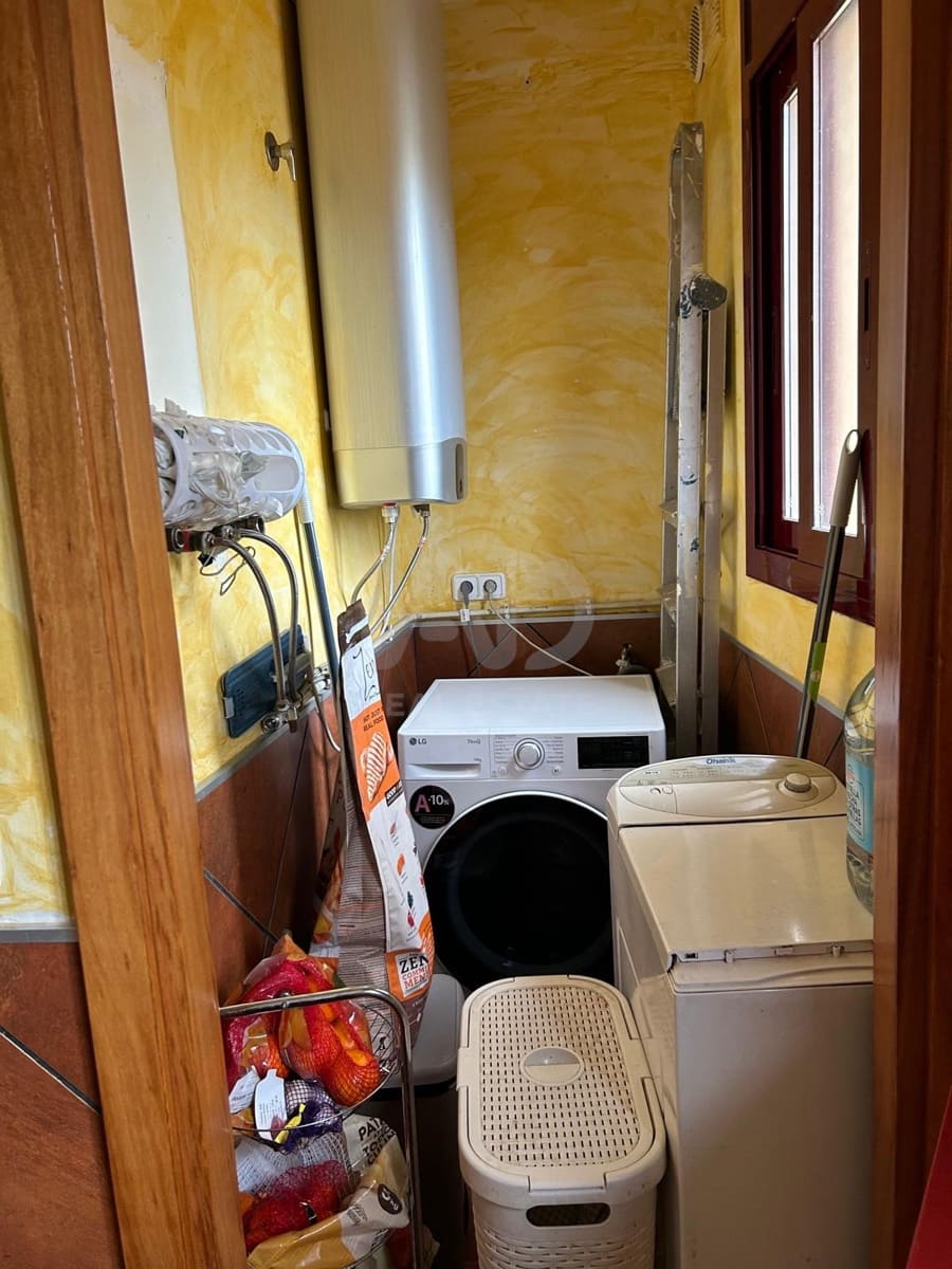 3 bedroom Apartment for sale in Tarragona city - € 99,000 (Ref: 9991148)