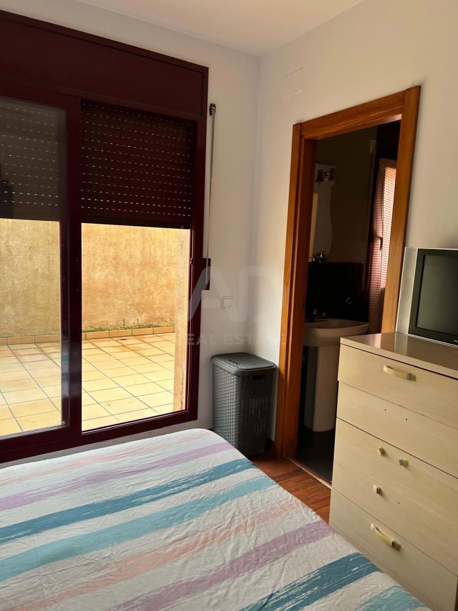 3 bedroom Apartment for sale in Tarragona city - € 99,000 (Ref: 9991148)