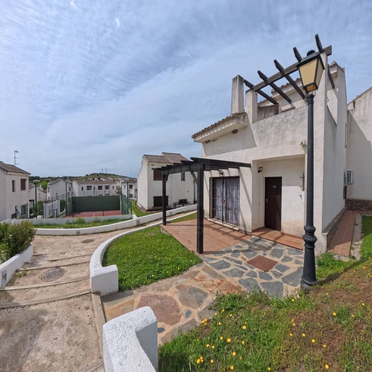 1 soverom Hus til salgs i Sevilla by med svømmebasseng - € 127 000 (Ref: 9991154)