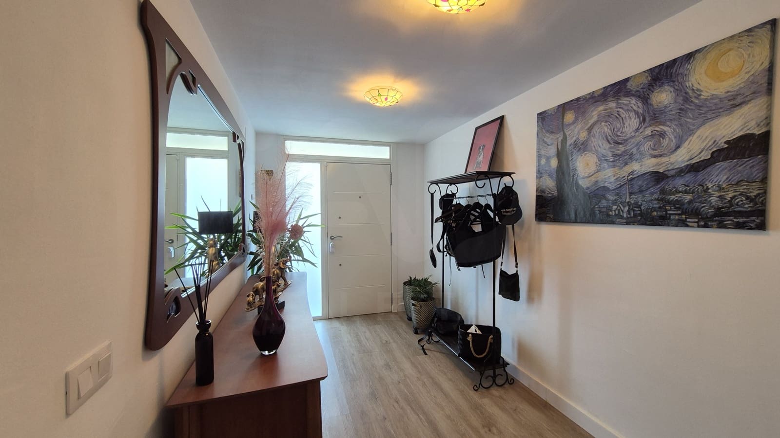 Omakotitalo myytävänä paikassa El Vendrell mukana uima-altaan 
autotalli - 420 000 € (Ref: 9991155)