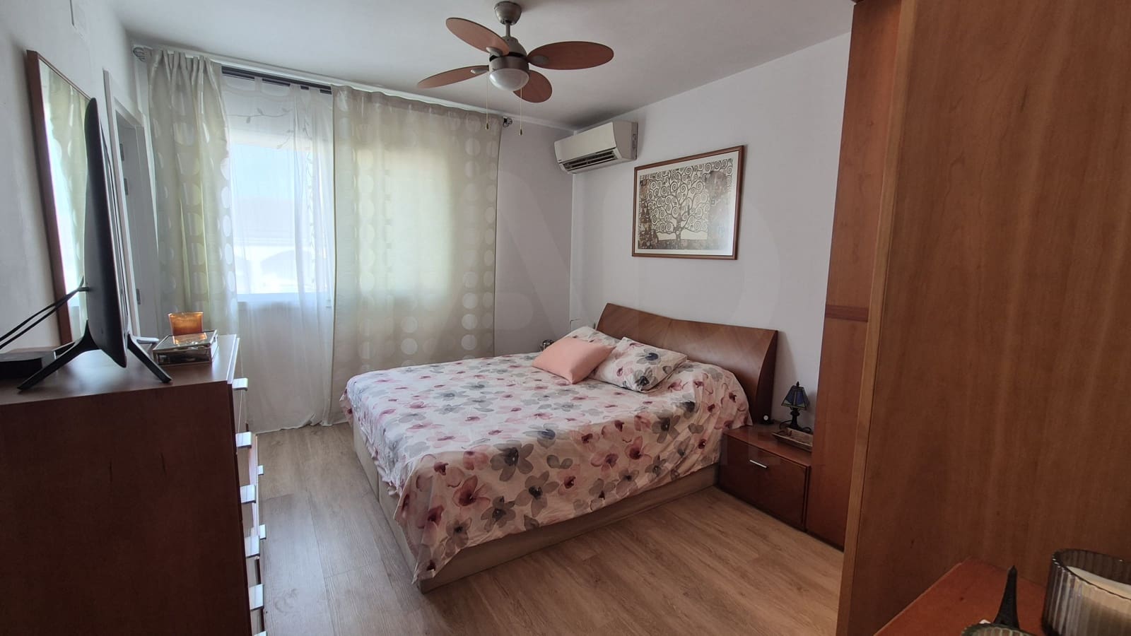 Omakotitalo myytävänä paikassa El Vendrell mukana uima-altaan 
autotalli - 420 000 € (Ref: 9991155)