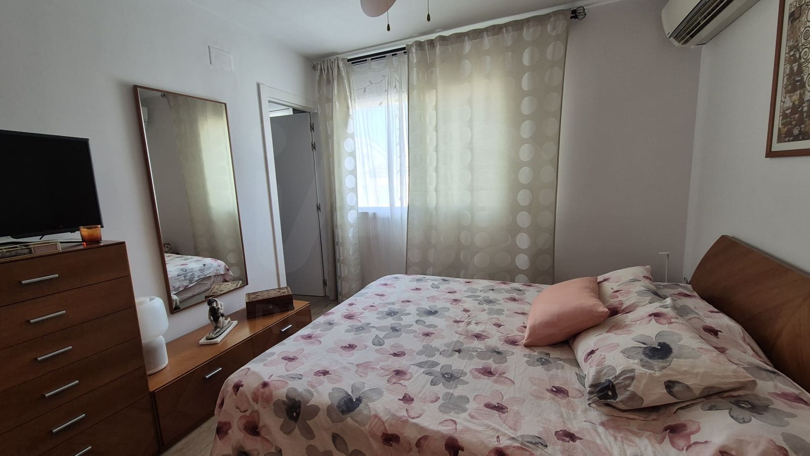 Omakotitalo myytävänä paikassa El Vendrell mukana uima-altaan 
autotalli - 420 000 € (Ref: 9991155)