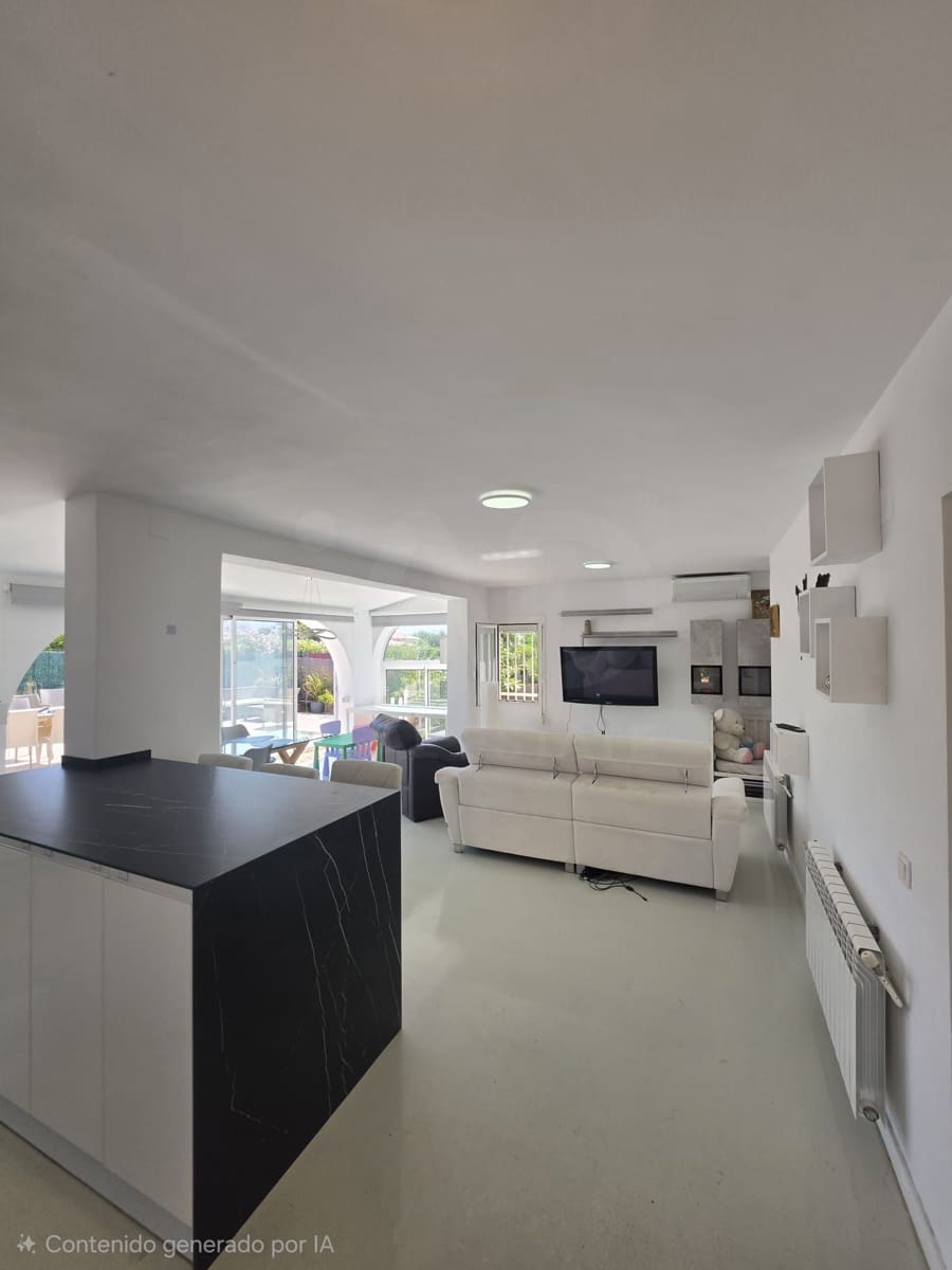 4 soverom Villa til salgs i Calafat med garasje - € 420 000 (Ref: 9991157)