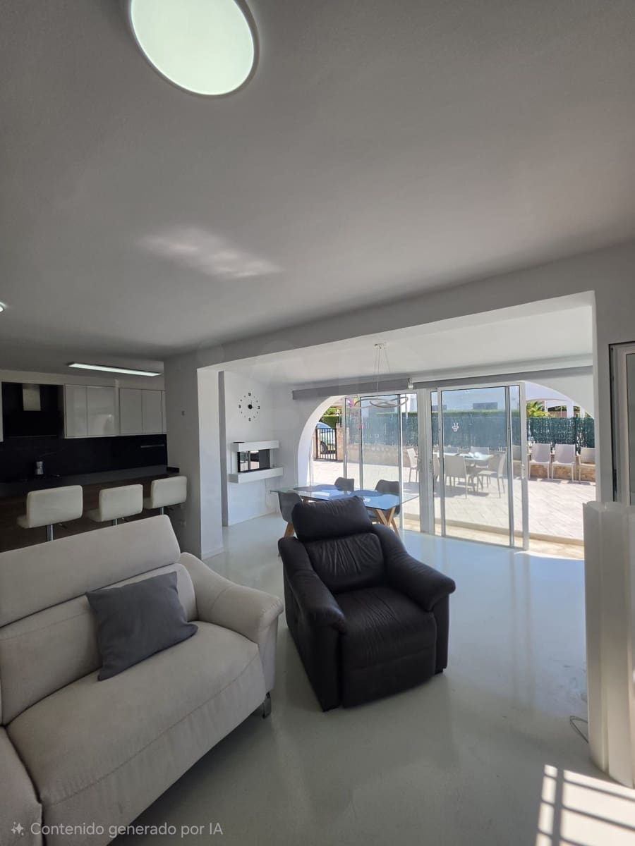 4 soverom Villa til salgs i Calafat med garasje - € 420 000 (Ref: 9991157)