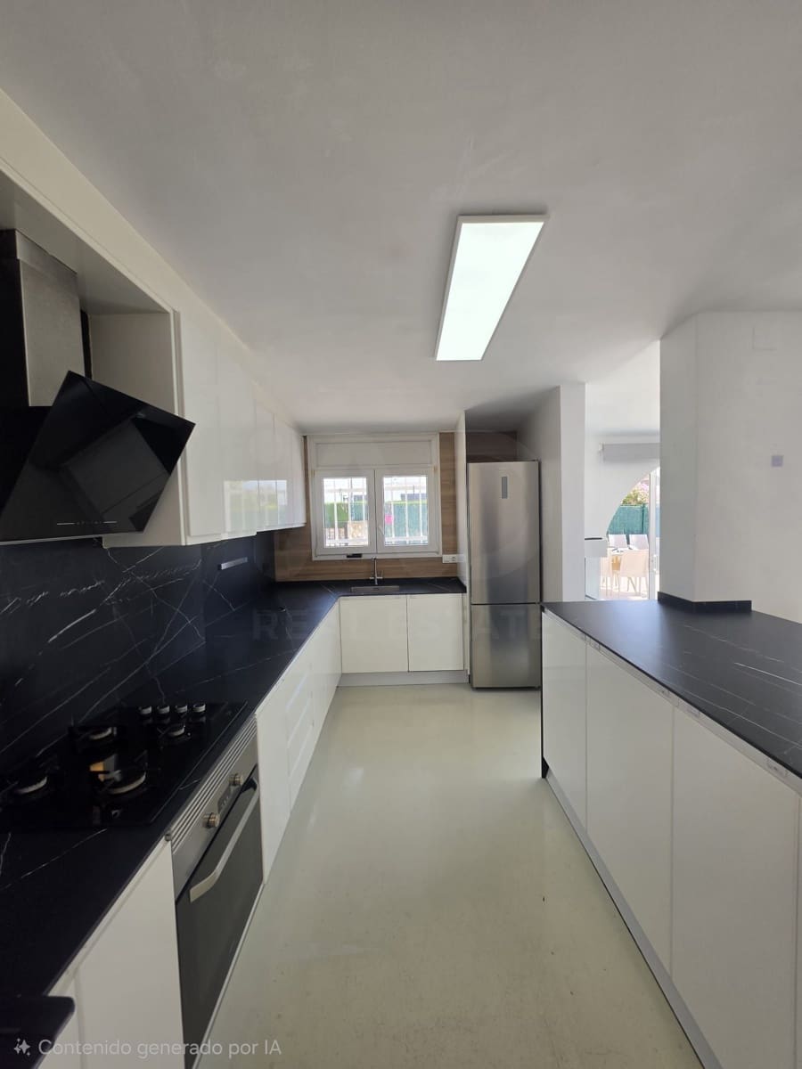 4 soverom Villa til salgs i Calafat med garasje - € 420 000 (Ref: 9991157)