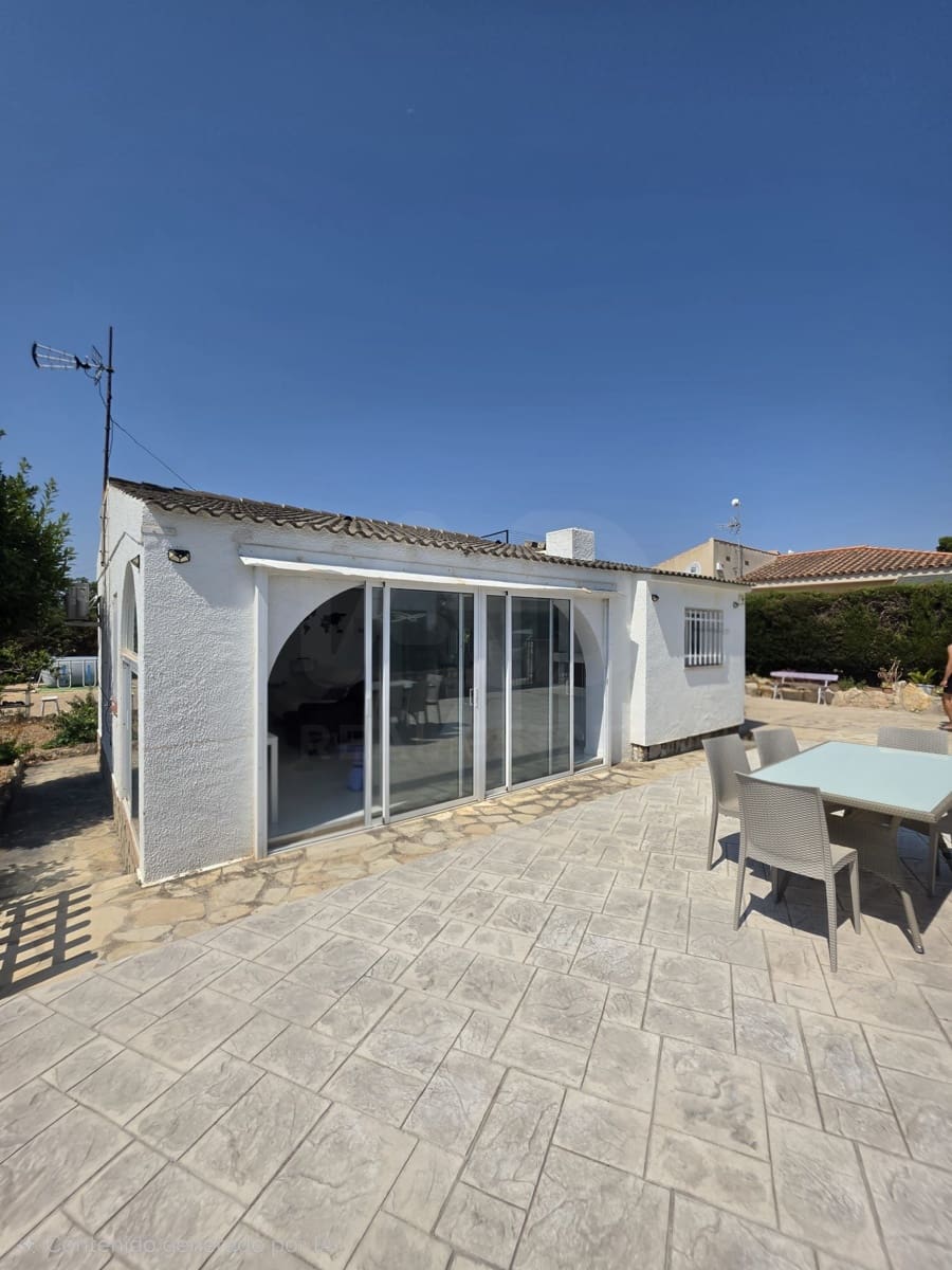 4 soverom Villa til salgs i Calafat med garasje - € 420 000 (Ref: 9991157)