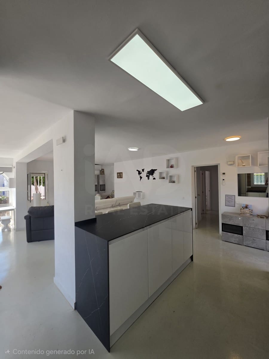 4 soverom Villa til salgs i Calafat med garasje - € 420 000 (Ref: 9991157)