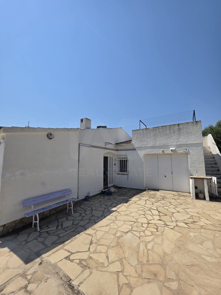 4 soverom Villa til salgs i Calafat med garasje - € 420 000 (Ref: 9991157)